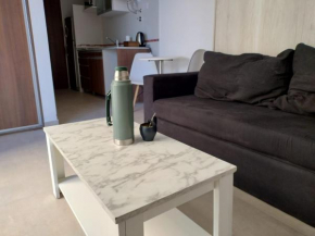 Luminoso monoambiente Av 9 de Julio